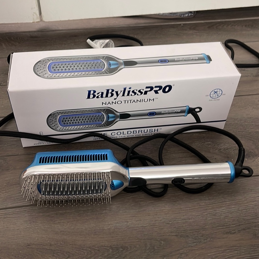 BaByliss PRO Nano Titanium “The Coldbrush”